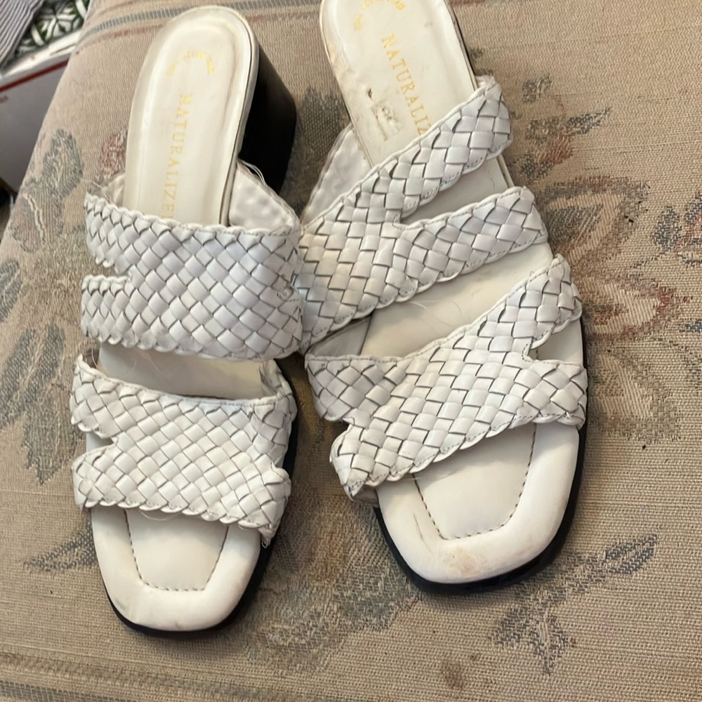 FINAL MARKDOWN Ladies naturalizer sandals 10